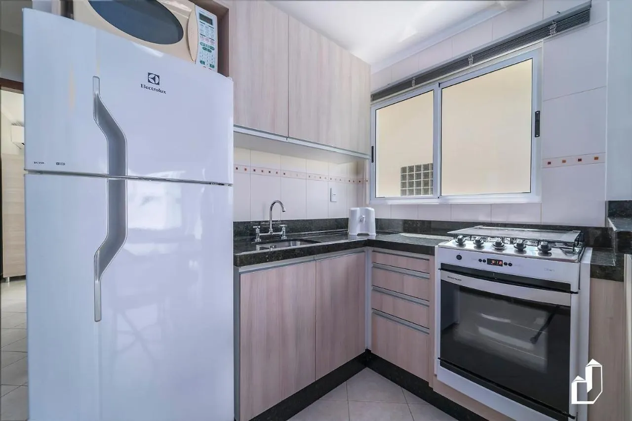 Com 01 Dormitorio E Para Entrar E Ser Feliz Bombinhas 0*,  Brazil