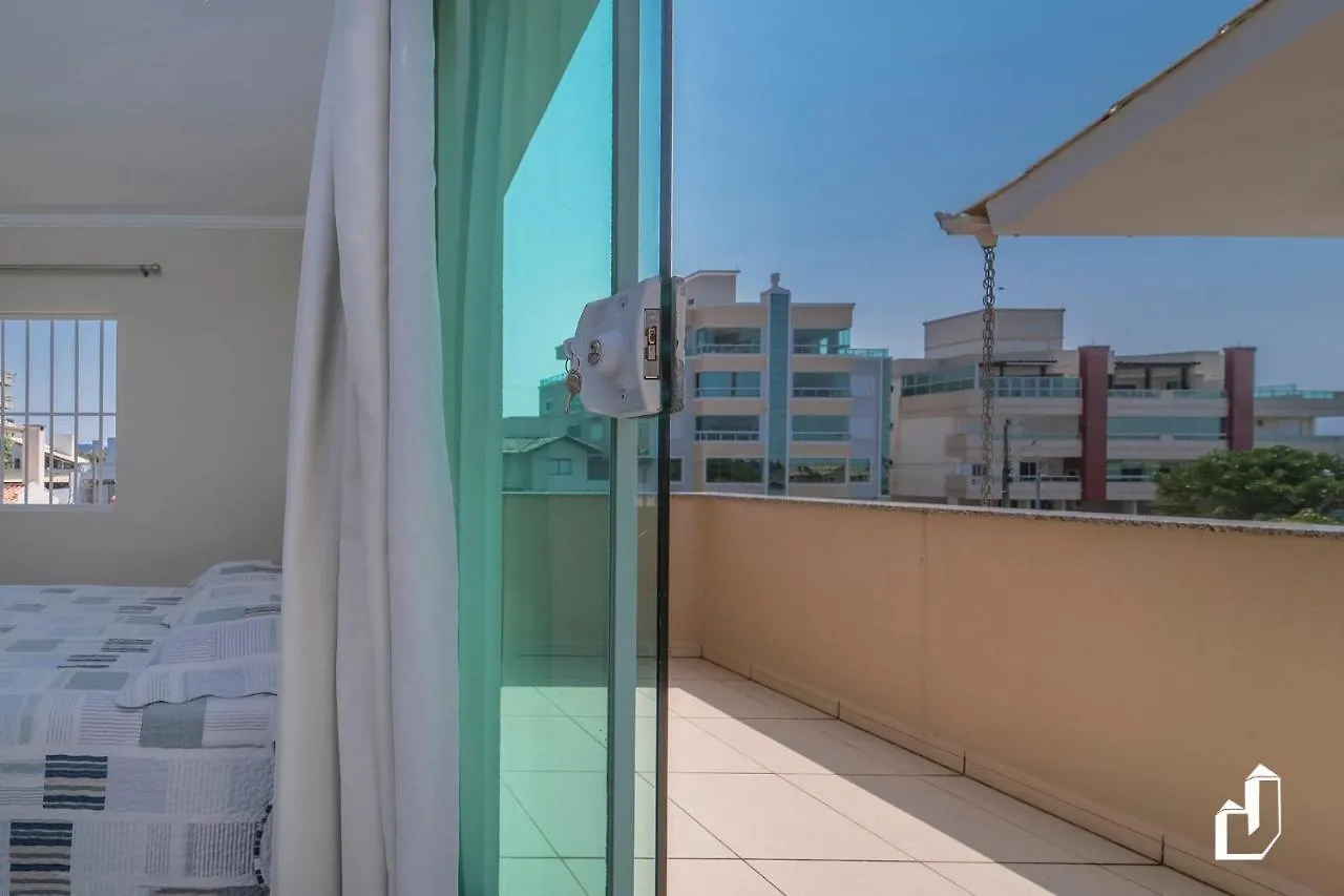 Com 01 Dormitorio E Para Entrar E Ser Feliz Bombinhas